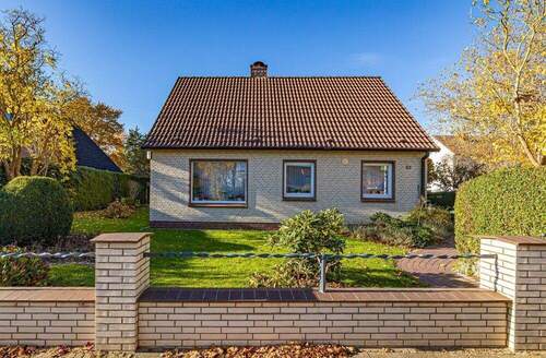 Straßenansicht - 4 Zimmer Einfamilienhaus zum Kaufen in Heikendorf