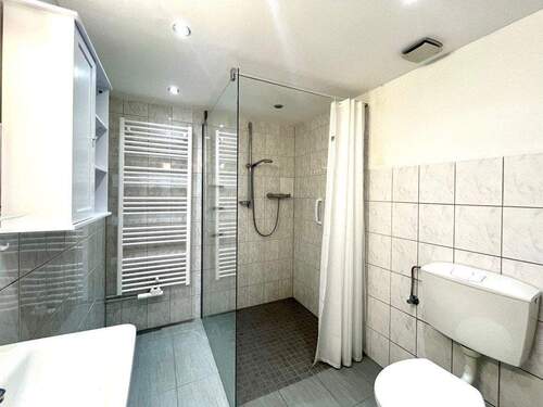 Badezimmer im Nebengebäude - 