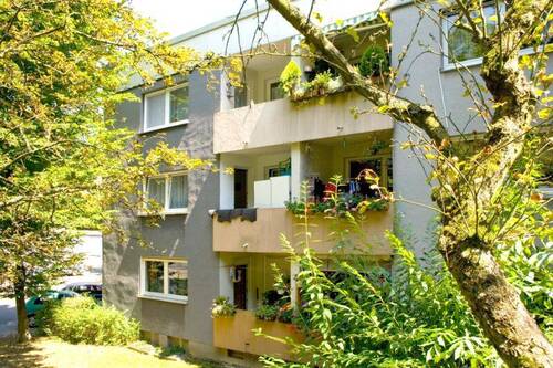 Rückansicht Gebäude - 3 Zimmer Etagenwohnung zur Miete in Wiesbaden