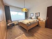 Schlafzimmer im Erdgeschoss - 