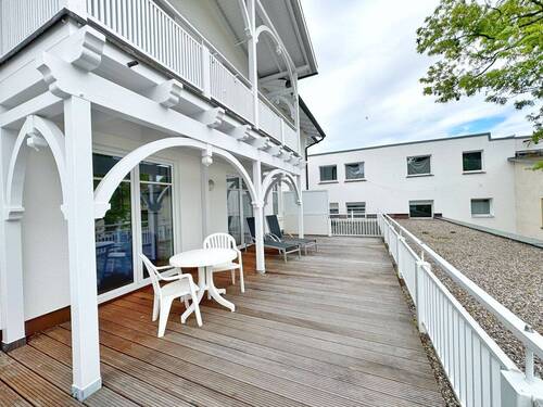 großzügiger Balkon_Terrasse - 