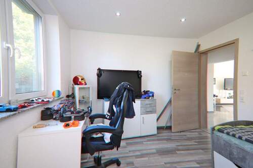 EG Kinderzimmer 1 Bild 2 - 