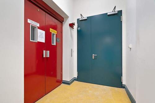 Eingang / Personenaufzug - 