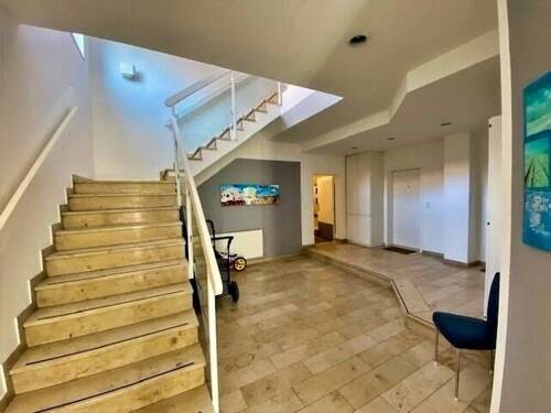 Im gepflegten Eingangsbereich fühlen Sie sich gleich willkommen - Etagenwohnung mit 60,00 m&sup2; in Wangerooge zum Kaufen