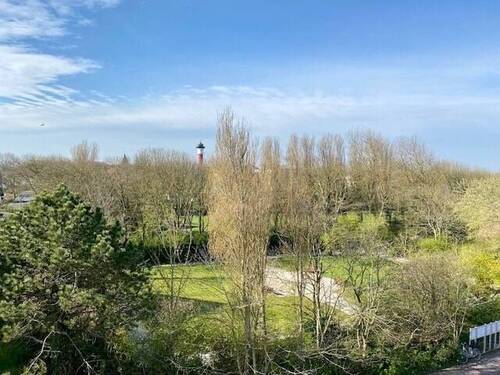 Der Blick vom Balkon lässt Urlaubsstimmung aufkommen - 