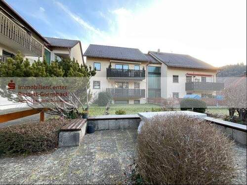 Rückansicht mit Grillplatz im Vordergrund - 3 Zimmer Etagenwohnung zum Kaufen in Forbach