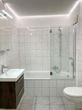 Badezimmer - Gewerbeobjekt (Büro, Produktion, Verkauf) in Hilzingen zum Kaufen