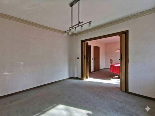 EG: Wohnzimmer Richtung Esszimmer - 