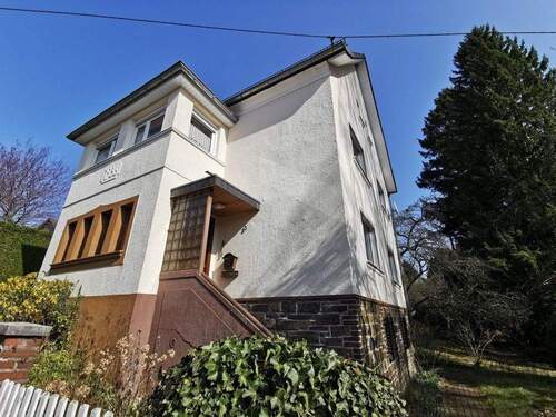 Ansicht Straße - Einfamilienhaus mit 131,00 m&sup2; in Mudersbach zum Kaufen