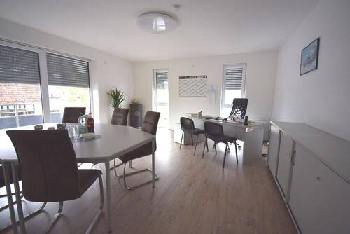 Büro 1 - Halle in Edingen