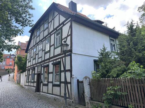 Außenansicht - 8 Zimmer Einfamilienhaus zum Kaufen in Halberstadt