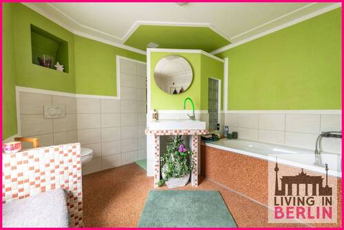 Badezimmer - Einfamilienhaus mit 140,00 m&sup2; in Berlin zum Kaufen