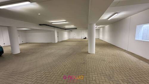 Tiefgarage mit Aufzug - 