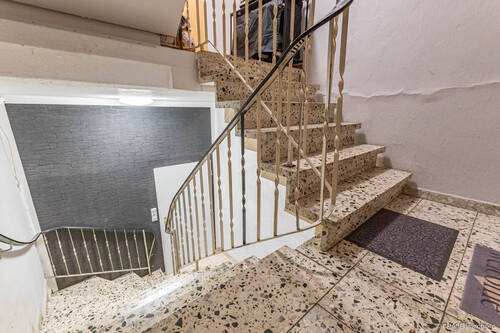 Treppenhaus - 1 Zimmer Mehrfamilienhaus, Wohnhaus zum Kaufen in Salzhemmendorf / Thüste