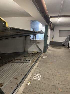 Außenzugang zur Gewerbefläche - 