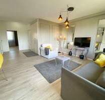 Helle 2-Zimmer Dachgeschosswohnung mit Balkon und Stellplatz in Charlottenburg - Berlin