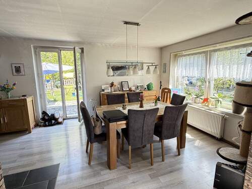 Wohn- Essbereich mit Terrasse - 6 Zimmer Einfamilienhaus in Stetten