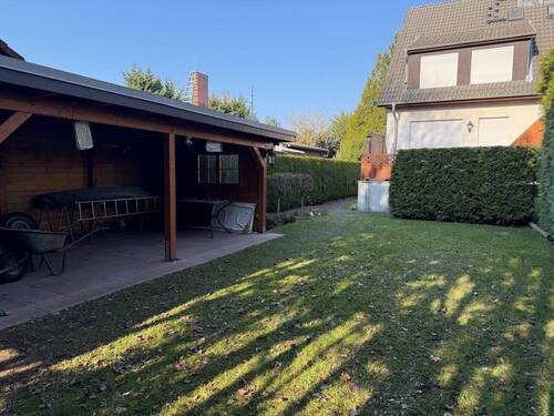 Gartensicht Blick zum Haus - 4 Zimmer Doppelhaushälfte zum Kaufen in Berlin