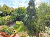 Blick vom Balkon zur Straße - 