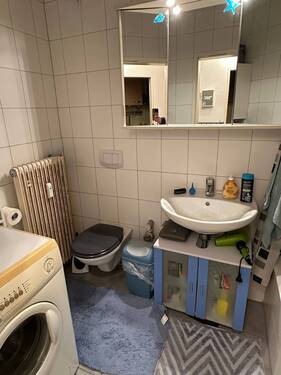 Wannenbadezimmer m. Wäschepflege.jpg - 