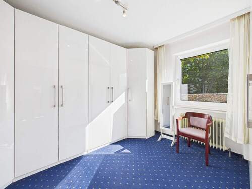 Praktisches Ankleidezimmer EG - 