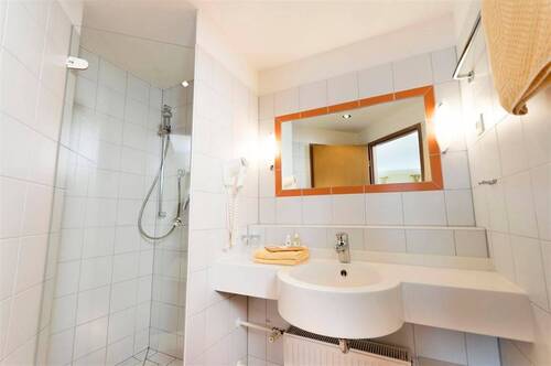 Gästezimmer - Bad - 1.OG - 