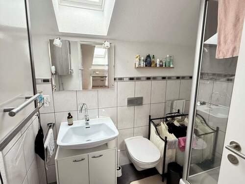 Modernsiertes Duschbad - 