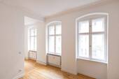 Zimmer - Bezugsfrei & mitten im urbanen Leben - 2-Zimmer-Altbauwohnung in begehrter Kreuzberger Lage!