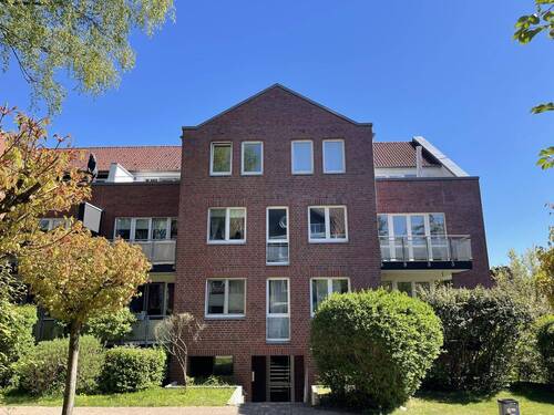 Dachgeschosswohnung links - 3 Zimmer Etagenwohnung zur Miete in Hamburg / Eißendorf
