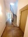 EG, Lift - 