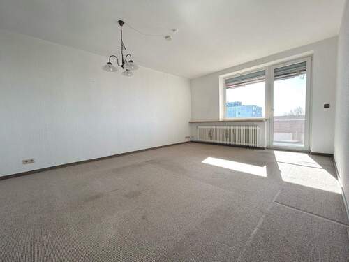 Der große Wohnraum wird von der Loggia erweitert - 