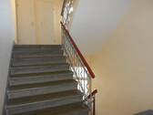 Treppenhaus - 2 Zimmer Etagenwohnung zur Miete in Plauen