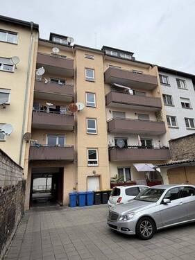 Hausansicht_2.JPG - 2 Zimmer Etagenwohnung zum Kaufen in Ludwigshafen am Rhein