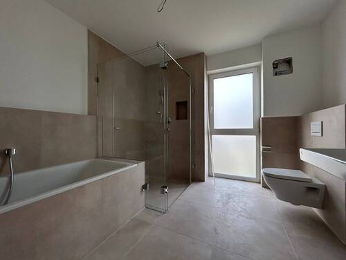 Badezimmer - Großzügiges Wohnen mit eigenem Garten! Wohnung Nr. 1 mit Garten