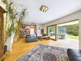 UG_Wohnzimmer (2) - Ihr neues Zuhause in Heiligkreuz - Einfamilienhaus mit Charakter, Komfort und Weitblick