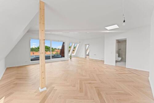 Wohnzimmer mit offener Küche - Etagenwohnung mit 129,70 m&sup2; in Berlin zum Kaufen