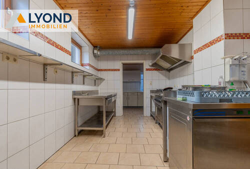 Küche Gastro - Mehrfamilienhaus, Wohnhaus mit 200,00 m² in Uhlstädt-Kirchhasel / Weißbach zum Kaufen