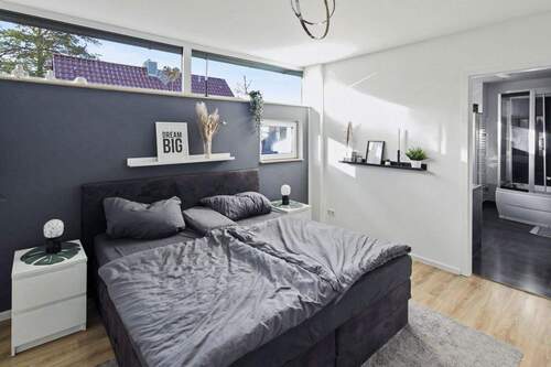 Schlafzimmer mit Bad en Suite - 