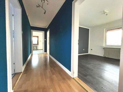 Der Flur verbindet die Räume im Obergeschoss - 