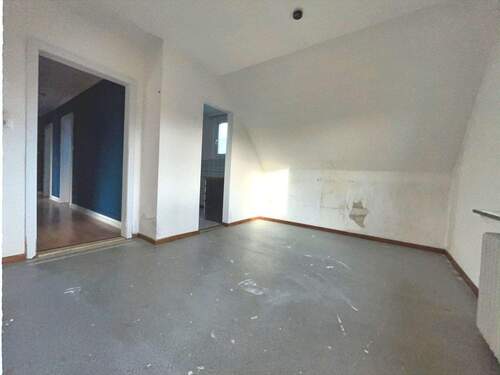 Großzügiges Zimmer im Obergeschoss - 