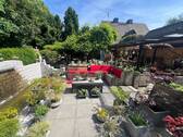 Sitzbereich mit Brunnen - 