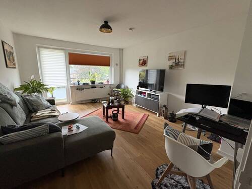 Wohnen - Großzügige 2-Zimmer-Wohnung mit Balkon und Fahrstuhl!