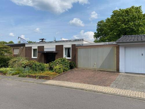 Straßenansicht - 6 Zimmer Doppelhaushälfte zum Kaufen in Bergheim