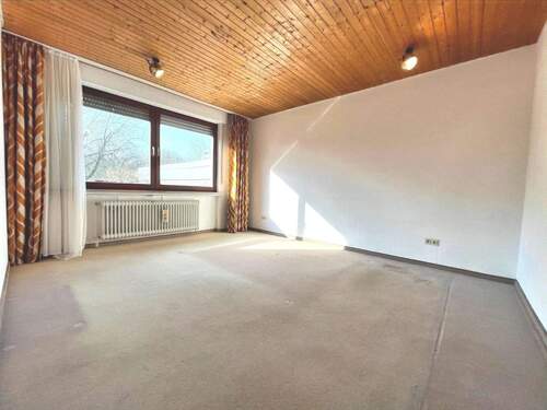 Das Fenster setzt das Schlafzimmer perfekt in Szene - 