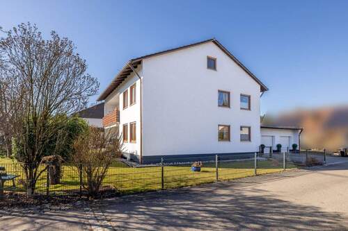 Ostansicht - Mehrfamilienhaus, Wohnhaus mit 287,00 m&sup2; in Erding zum Kaufen