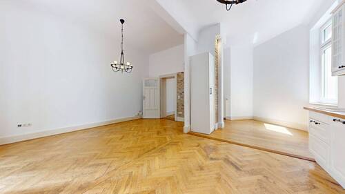 Wohn-/ Essbereich II - 2 Zimmer Etagenwohnung zum Kaufen in Frankfurt am Main