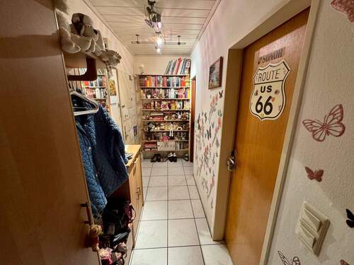 Flur - 2 Zimmer Etagenwohnung in Leverkusen