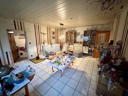 Wohnzimmer - Etagenwohnung mit 63,00 m&sup2; in Leverkusen zum Kaufen