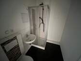 Badezimmer mit Dusche - 