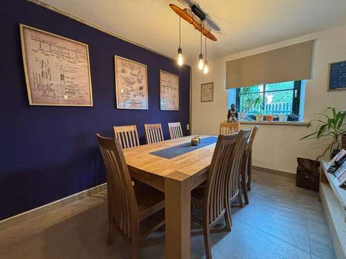 Wohnzimmer - 7 Zimmer Mehrfamilienhaus, Wohnhaus in Großpösna